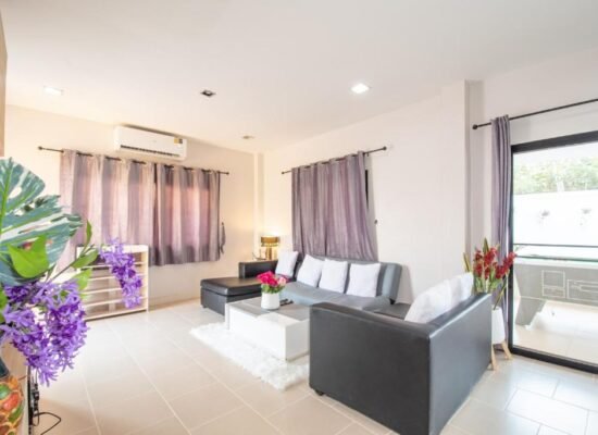 Jomtien Beach private villa for family stay